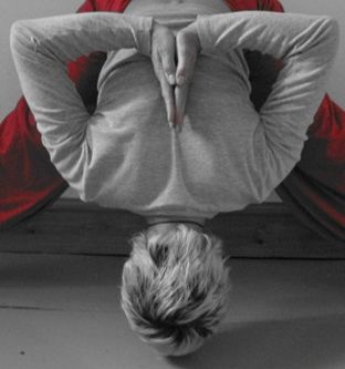 Jacqui in prasaritta padotonasana